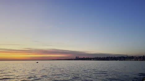 Vista-Del-Atardecer-Sobre-El-Bósforo-Y-El-Mar-De-Mármara