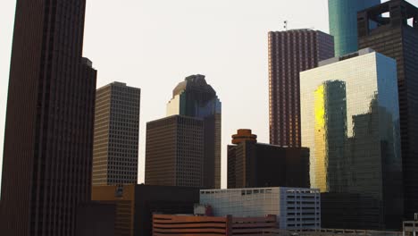 Establishing-shot-of-buildings-in-downtown-Houston,-Texas