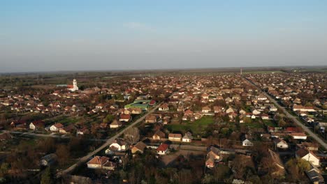 Luftaufnahme-Eines-Kleinen-Ungarischen-Dorfes,-Öcsöd