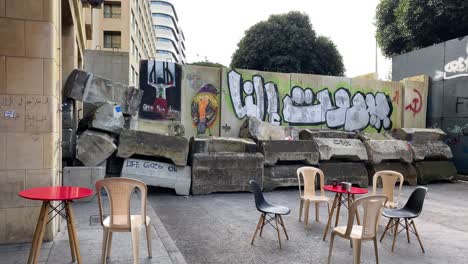 Revolutionary-art-and-text-adorns-the-walls-of-Beirut-downtown-against-the-current-government-in-Beirut,-Lebanon