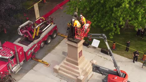 Remoción-De-La-Estatua-De-Sir-John-A-Macdonald---Kingston-Ontario-Canadá-Junio-De-2021