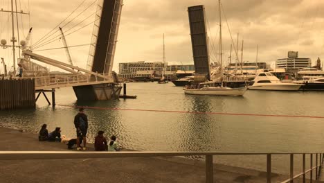 On-Sunday-5th-Jan-2020,-the-skies-over-Auckland-turned-orange-as-the-smoke-from-the-Australian-fires-blew-over-the-Tasman-Sea-towards-New-Zealand