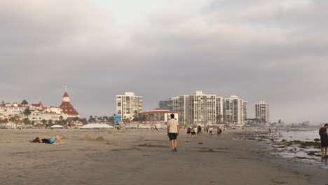 People-On-Coronado,-California,-Beach