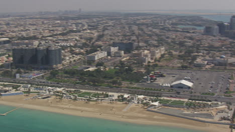 Sobrevuelo-De-La-Parte-Más-Septentrional-De-Cornualles-De-Abu-Dhabi