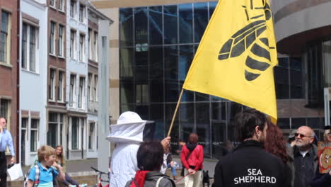 Man-Dressed-In-Beekeeper-Suit-For-Protest-Against-the-use-of-GMO