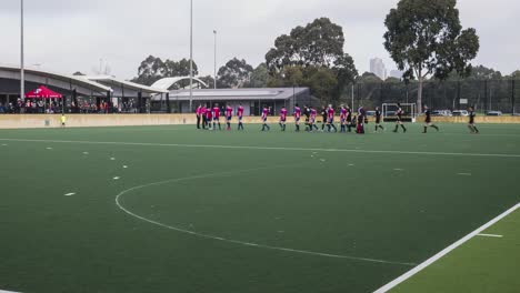 Timelapse-Del-Inicio-De-Un-Partido-De-Hockey-Sobre-Césped-De-La-Liga-Principal-Masculina-En-Las-Salas-Del-Club-Kbh-Brumbies-En-Elgar-Park