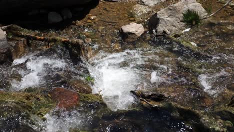 Shallow-Waterfall-footage,-very-crisp