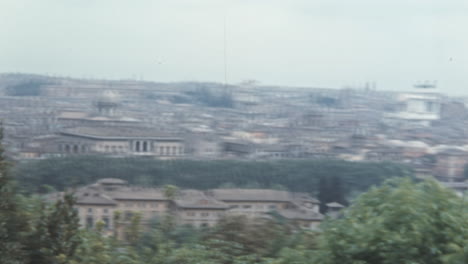 Vista-Panorámica-Del-Centro-Histórico-De-Roma-Desde-La-Colina-Janicula-Durante-El-Día-1950