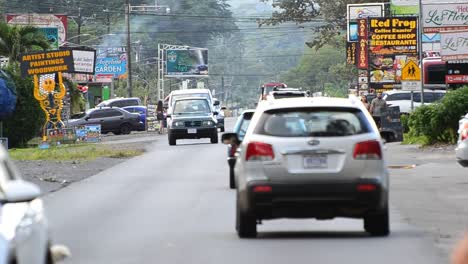 Busy-main-street-of-La-Fortuna,-Costa-Rica