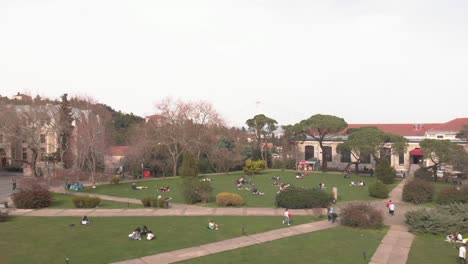 Crowd-of-people-at-Bosphorus-University,-Istanbul-Turkey