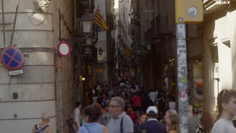 Busy-urban-life-unfolds-on-a-crowded-street-in-Barcelona-City