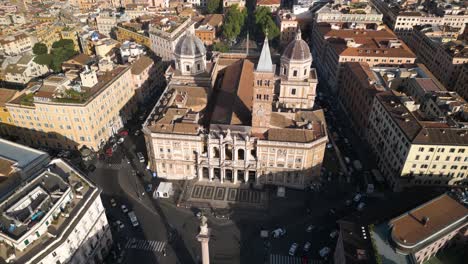 Vista-De-Pájaro-Sobre-La-Basílica-Papal-De-Santa-Maria-Maggiore