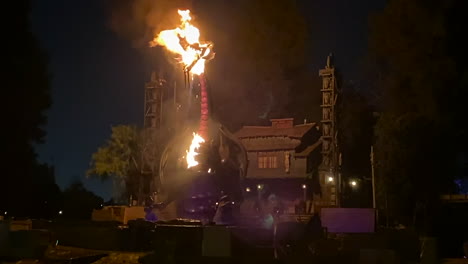Disneyland:-Fire-erupts-at-the-Fantasmic