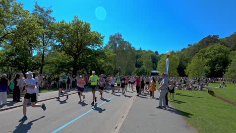 Llamado-Göteborgsvarvet,-Este-Es-El-Medio-Maratón-Anual-Más-Grande-Del-Mundo.