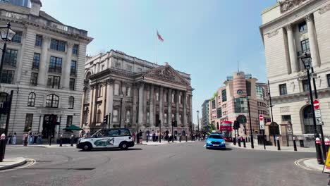 View-of-Mansion-House-In-London,-England