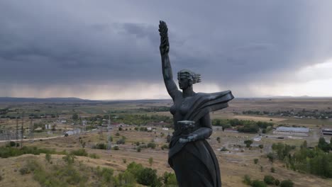 Statue-Denkmal-Mutter-Armenien-In-Gjumri-Repräsentiert-Den-Landgeist