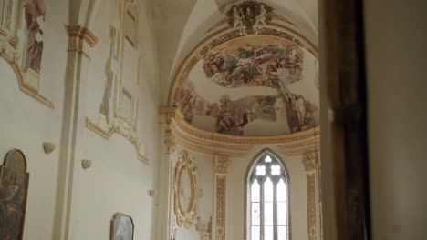 Internal-view-of-the-church-of-San-Giacomo-in-the-beautiful-island-of-Capri---01