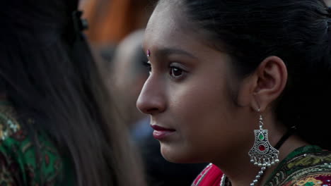 Niña-Hindú-En-El-Festival-De-Ganesh