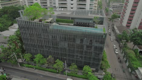 modern-Shopping-Center-in-Bangkok-city_drone-view