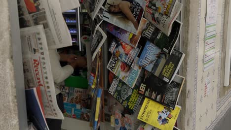 Lisbon-City-Magazine-and-Newspaper-Shop,-Portugal