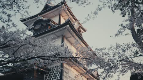 Watchtower-Of-Kanazawa-Castle-In-Ishikawa,-Japan