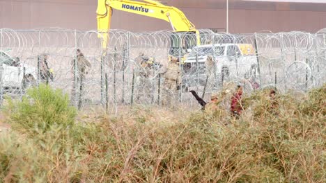 Tense-Moments:-Border-Patrol-Detains-Group-of-Inmigrants-in-El-Paso