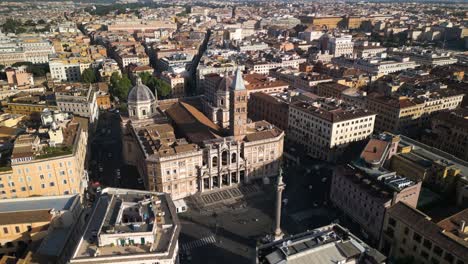 Basílica-Papal-De-Santa-Maria-Maggiore:-Increíble-Toma-Cinematográfica-De-Establecimiento