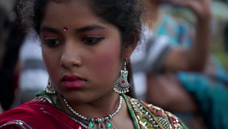 Girl-with-bindi-and-ornate-jewelry-at-Hindu-event