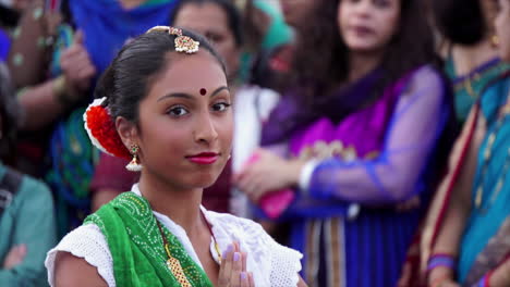 Teenage-Hindu-girl-wearing-bindi-on-forehead