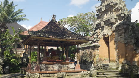 Ubud-Palace-Architecture---Ornamented-Angkul-Doors-and-Pavilions---dolly-back-reveal