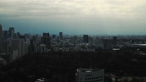 Time-lapse-overlooking-the-park-at-the-Imperial-Palace-in-Tokyo-city