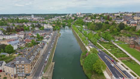 Puente-Pont-Yssoir-Sobre-El-Río-Sarthe-En-La-Ciudad-De-Le-Mans,-Francia