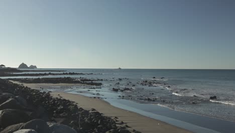 new-plymouth-costal-walkway,-taranaki-new-zealand,-holiday-park