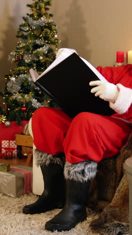 Papá-Noel-Leyendo-Un-Libro