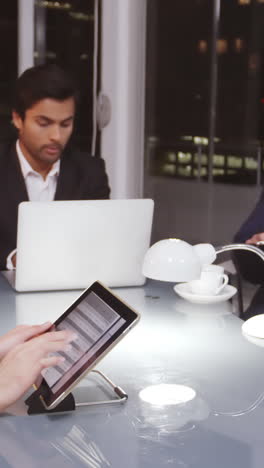 Business-people-working-in-conference-room