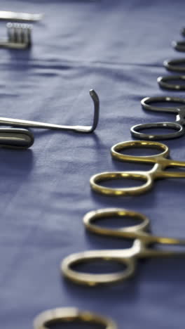 Close-up-of-surgical-tools-on-tray