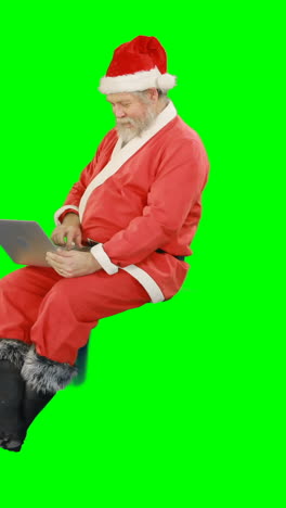 Santa-claus-using-laptop