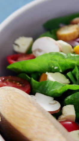 Salad-with-oil-in-bowl