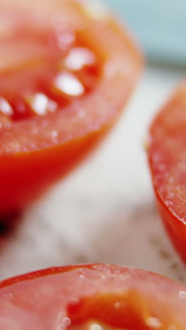 Close-up-of-sliced-tomatoes