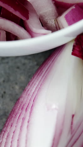 Chopped-onions-in-bowl