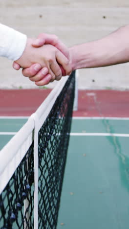 Tennis-players-shaking-hands