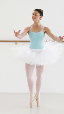 Ballerina-übt-Balletttanz