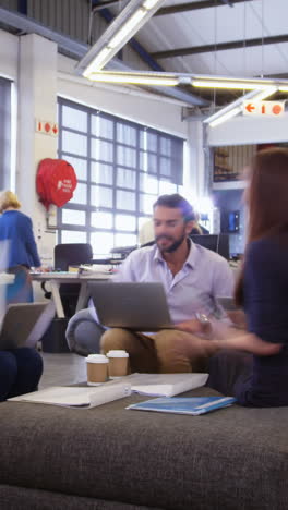 Time-lapse-of-busy-office