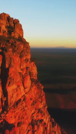 Vista-Aérea-De-Una-Montaña