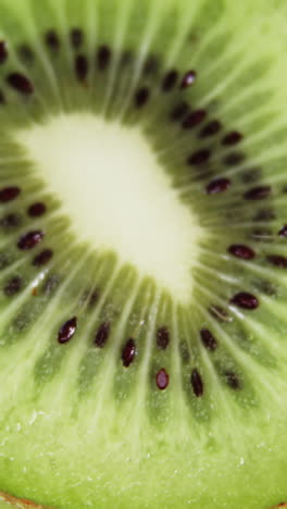 Nahaufnahme-Einer-Halben-Kiwi