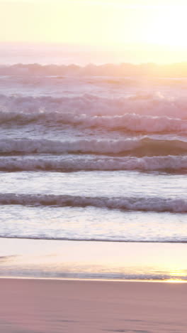 View-of-waves-on-seashore