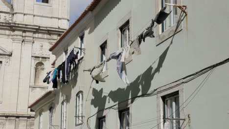 Lisbon-City-Clothes-Line,-Portugal