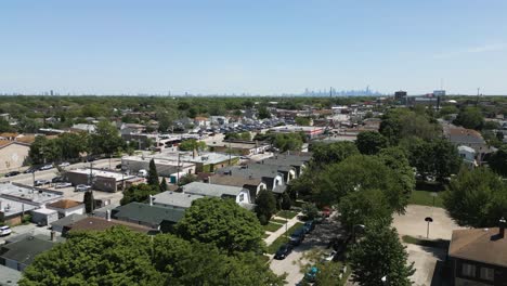 Suburbios-De-Chicago,-Il-Cautivadoras-Imágenes-De-Drones-Que-Muestran-Una-Zona-Residencial-Del-Paisaje-Urbano.