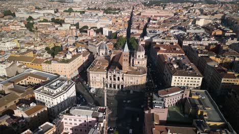 Un-Dron-Orbita-Muy-Por-Encima-De-La-Basílica-Papal-De-Santa-María-La-Mayor