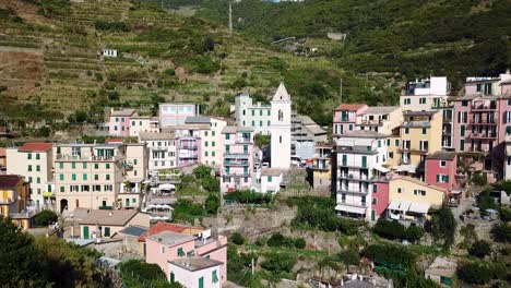 El-Emblemático-Pueblo-Costero,-Manarola